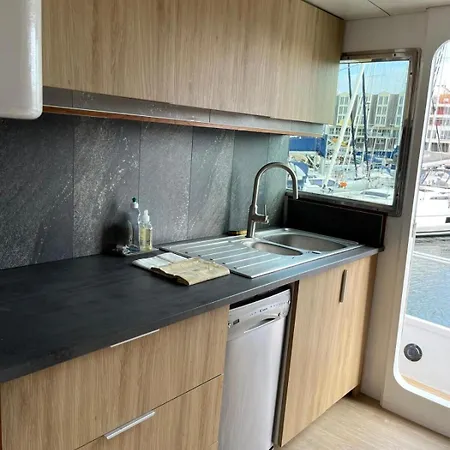Aquamarina Bateau-hôtel *